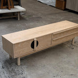 Maui Entertainment Unit