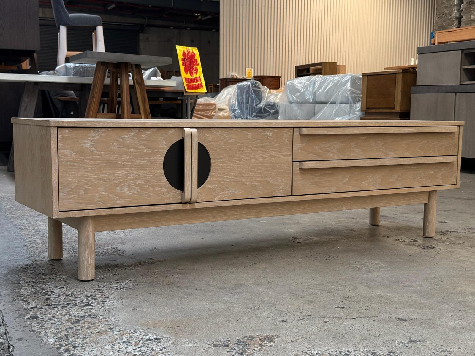 Maui Entertainment Unit