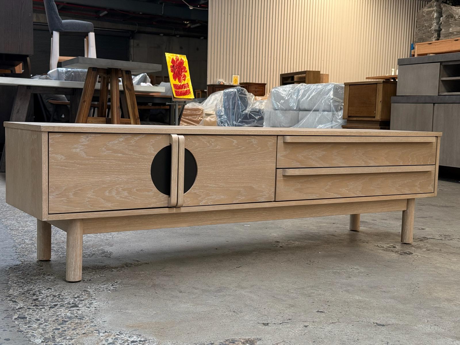 Maui Entertainment Unit