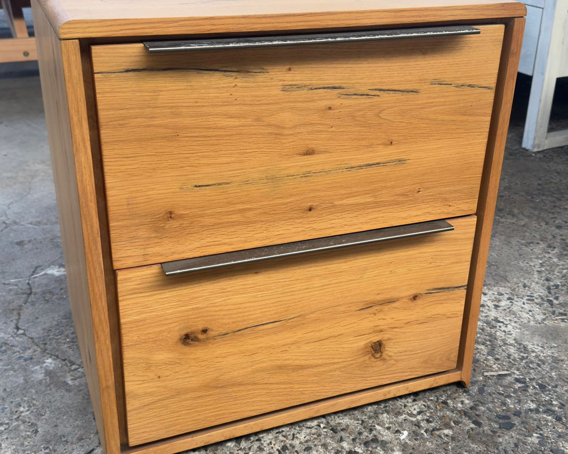Newcastle 2-Drawer Bedside Table